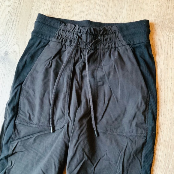 Lululemon Athletica Black Jogger Pants (No Size Tag/XXS/0/2) - Picture 4 of 15